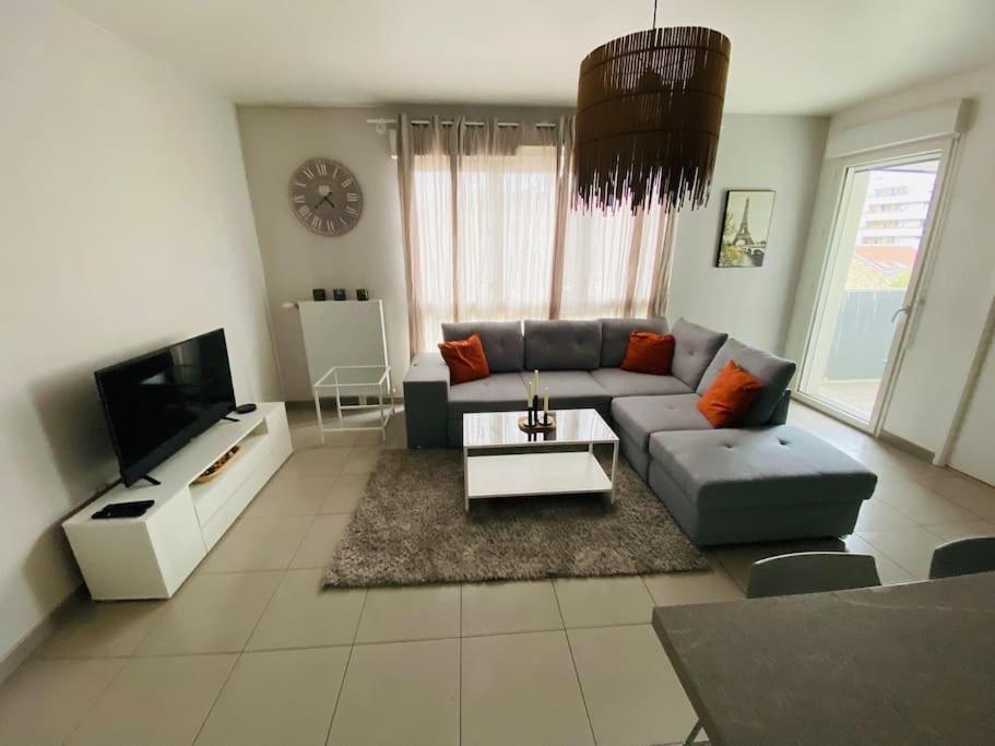 Grand Appt Proche Paris Parking Apartment Aubervilliers Exterior photo